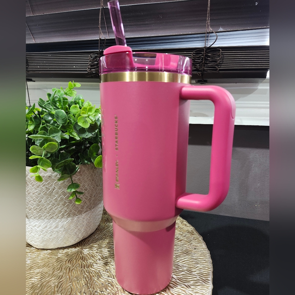 Stanley xStarbucks Exclusive Flowstate Quencher 40oz Tumbler Berry Pink and Gold